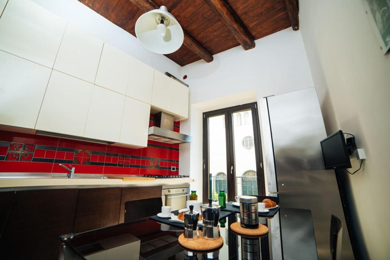 Apartamento Domus Gisulfo Salerno Exterior foto